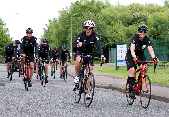 Tour D'Alliance 2022 - cyclists arriving